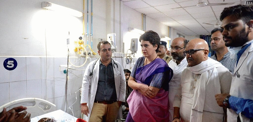 सोनभद्र नरसंहार: पीड़ितों से मिलने पहुंचीं प्रियंका को पुलिस ने हिरासत में लिया, आखिर क्यों डरी योगी सरकार?