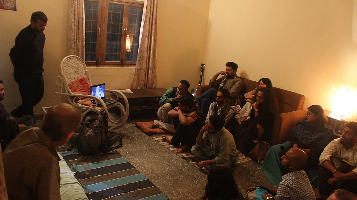 एनआरसी पर लिखी  कविता को लेकर 10 के खिलाफ एफआईआर- क्या आपको पता है इस कविता की प्रेरणा कहां से मिली! 
