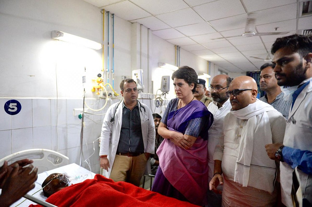 सोनभद्र नरसंहार: पीड़ितों से मिलने पहुंचीं प्रियंका को पुलिस ने हिरासत में लिया, आखिर क्यों डरी योगी सरकार?