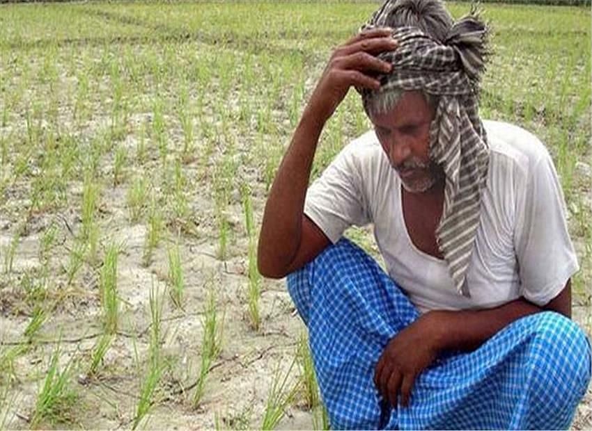 गांव, गरीब और किसानों की दुहाई वाले बजट में सबसे ज्यादा गाज उन्हीं पर गिरी
