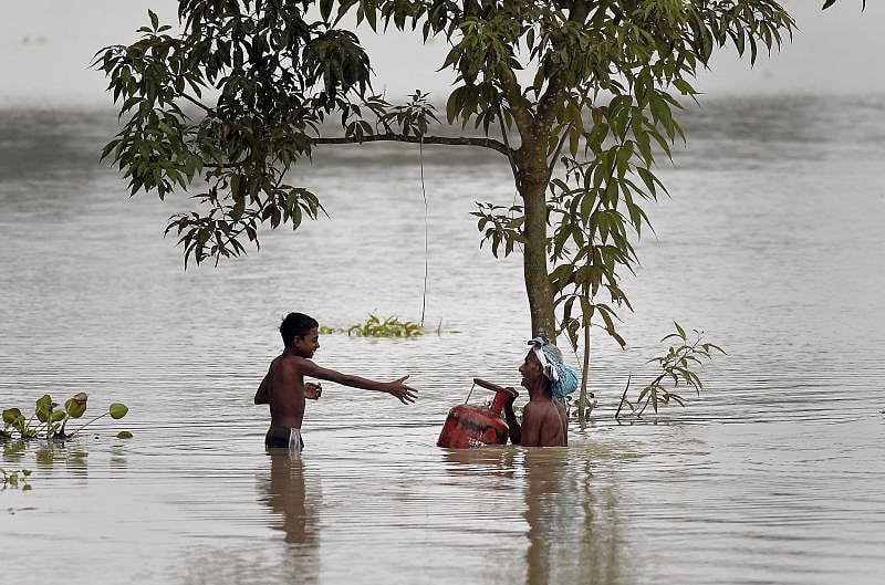  बिहार और असम से बाढ़ की भयावह तस्वीरें आई सामने, अब तक 26 लोगों की मौत, 45 लाख लोग प्राभवित