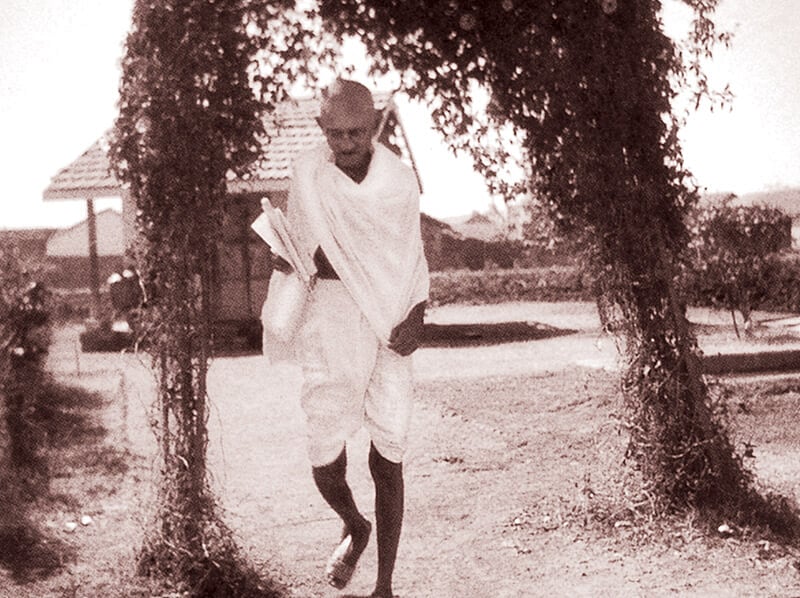 गंभीर समस्याओं से घिरी दुनिया को आज गांधी जी के विचारों की जरूरत