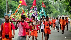उत्तर प्रदेश: 'कांवड़ियों की सेवा करेंगे टीचर,' सावन भर सोमवार को सभी प्राइमरी स्कूल रहेंगे बंद