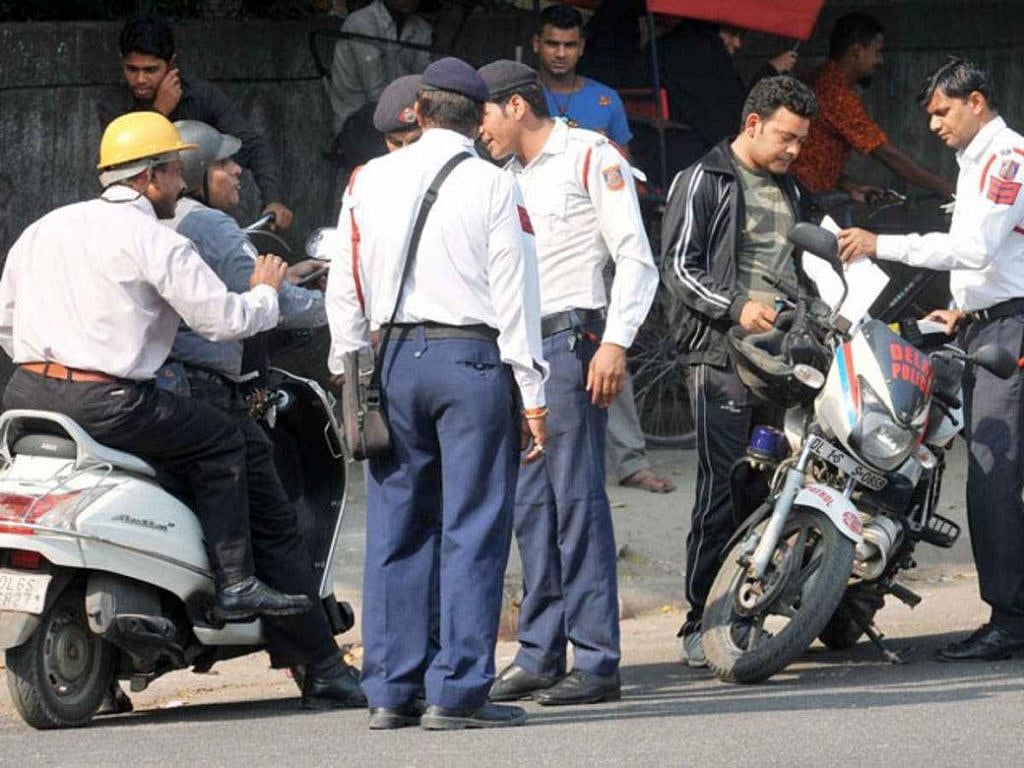 ट्रैफिक नियमों की अनदेखी पड़ेगी भारी, जानिए कौन सा नियम तोड़ने पर लगेगा कितना जुर्माना 