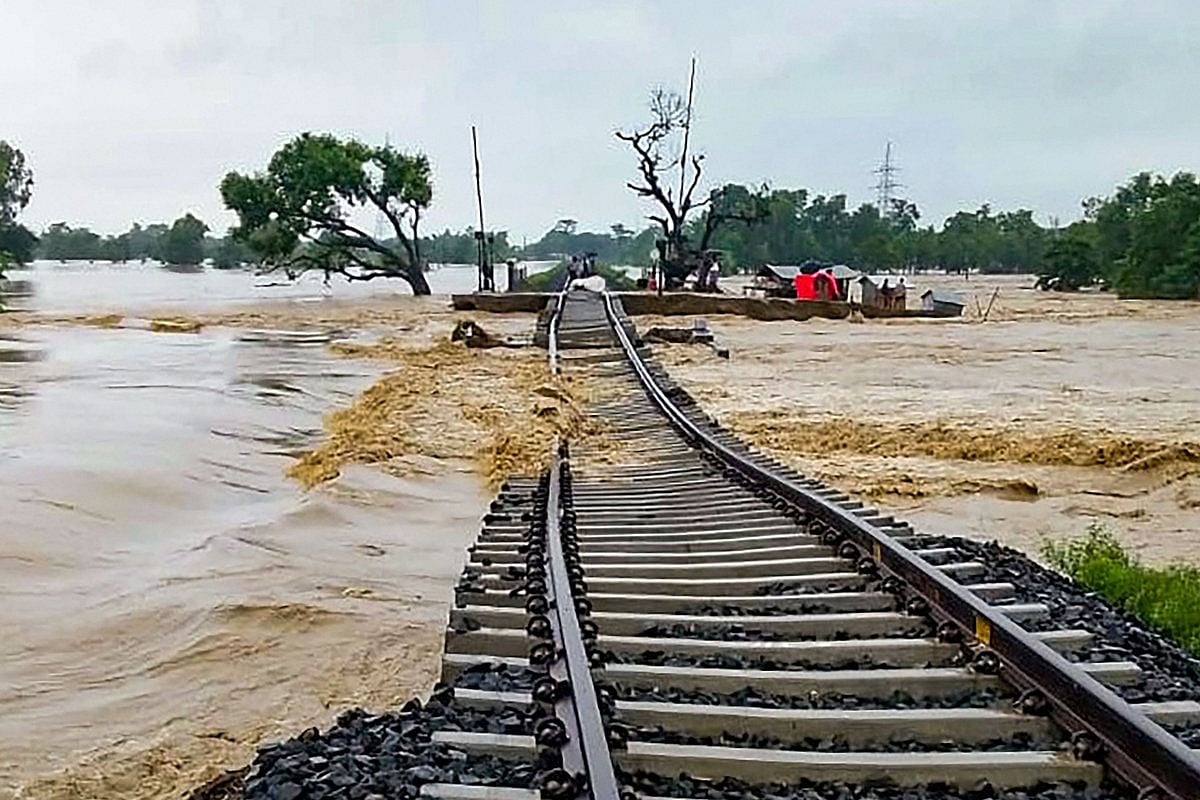 बिहार में बाढ़ से भारी तबाही, अब तक 33 लोगों की गई जान, ये इलाके सबसे ज्यादा प्रभावित