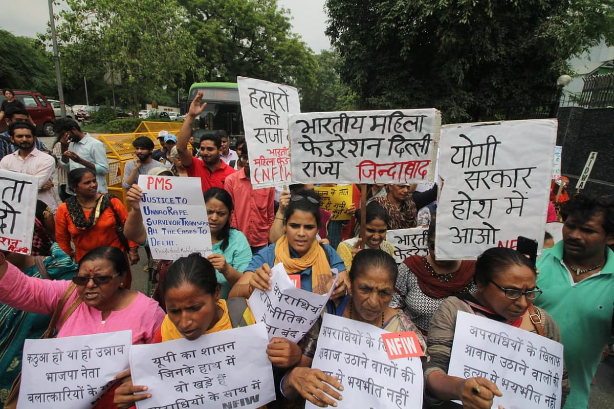 उन्नाव कांड में आरोपी विधायक को लेकर कटघरे में खड़ी है बीजेपी