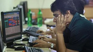बाजार को पंसद नहीं आया मोदी सरकार का बजट, लाल हुआ शेयर बाजार