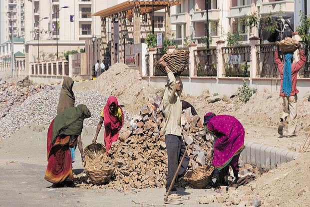 मोदी सरकार में  निर्माण मजदूरों की सामाजिक सुरक्षा खतरे में, लंबे संघर्ष के बाद हुई थी हासिल