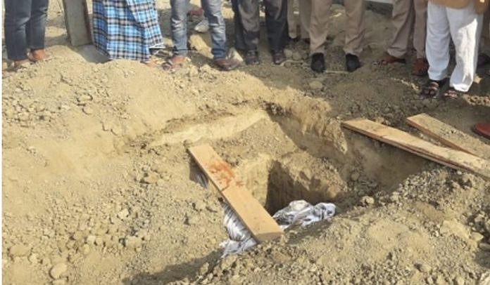 यूपीः पैसे चुकाने में असमर्थ होने पर निजी अस्पताल ने शख्स को बताया मृत, दफनाने से ठीक पहले हुआ जिंदा