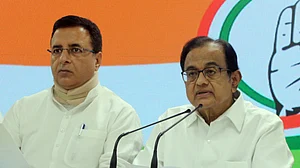 बजट 2019 LIVE: बजट से मोदी सरकार ने किसी भी तबके को राहत नहीं दी, उलटे कई वस्तुओं पर कस्टम ड्यूटी बढ़ा दी- चिदंबरम