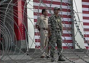 धारा-370 हटाए जाने के बाद अजित डोभाल पहुंचे कश्मीर, जानें घाटी में अब कैसे हैं हालात, देखें तस्वीरें 