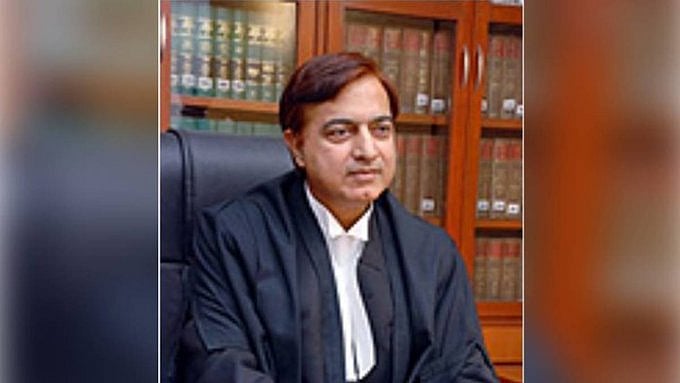 चिदंबरम की  जमानत खारिज करने वाले जज  गौड़ को मिला ईनाम, पीएमएलए ट्रिब्यूनल के बने चेयरमैन, सुरजेवाला ने ली चुटकी