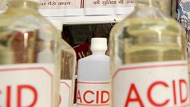 ‘सुशासन बाबू’ के राज में दिल दहला देने वाली घटना, छेड़खानी का विरोध करने पर एसिड अटैक, 13 लोग झुलसे