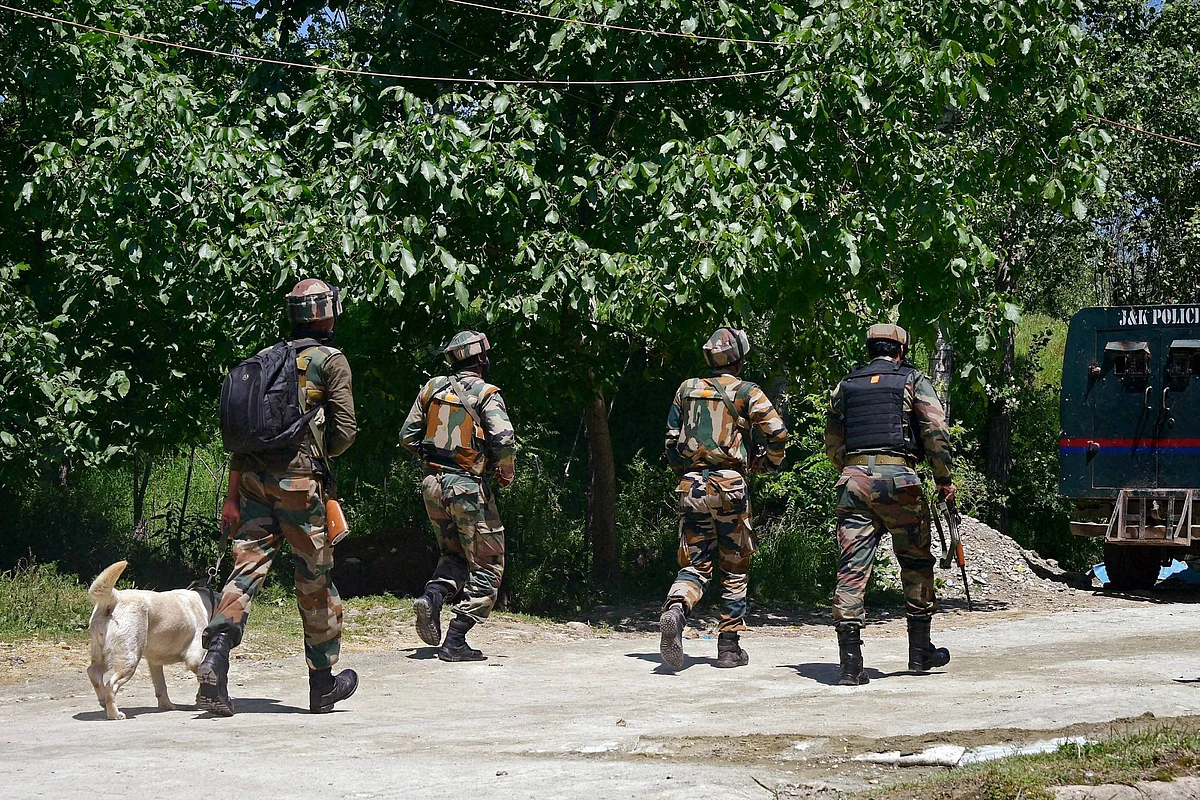 कश्मीर को लेकर तेजी से बदले घटनाक्रम से घाटी में भ्रम और चिंता का कुहासा, नई घोषणाओं से बढ़ी आशंका