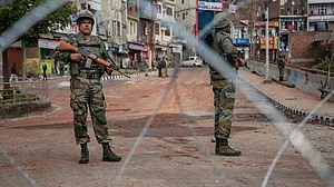 ‘अनुच्छेद 370 के बाद और खतरनाक होंगे कश्मीर में हालात’, आतंकवाद के बाद भी नहीं छोड़ा घर पर अब खौफ में कश्मीरी पंडित!