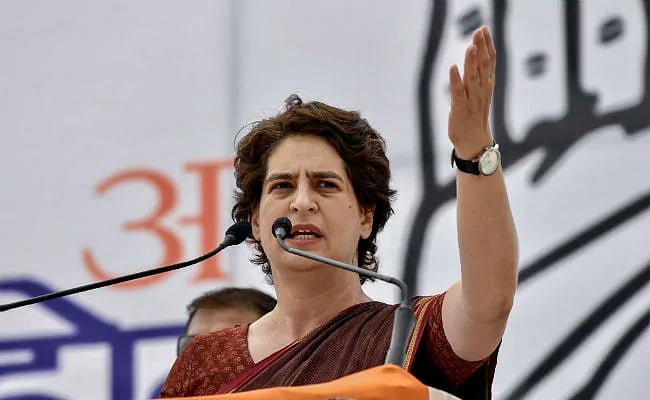 अर्थव्यवस्था संकट: प्रियंका गांधी का बीजेपी पर निशाना, कहा- देश में इस भयंकर मंदी का जिम्मेदार कौन?