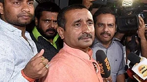 15 महीने बाद भी रद्द नहीं हुआ उन्नाव रेप कांड के आरोपी विधायक के हथियारों का लाइसेंस, रखता है 3 बंदूकें