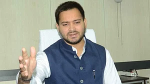 बिहार की राजनीति से तेजस्वी लगातार लापता, अब आरजेडी नेताओं में भी संशय का माहौल