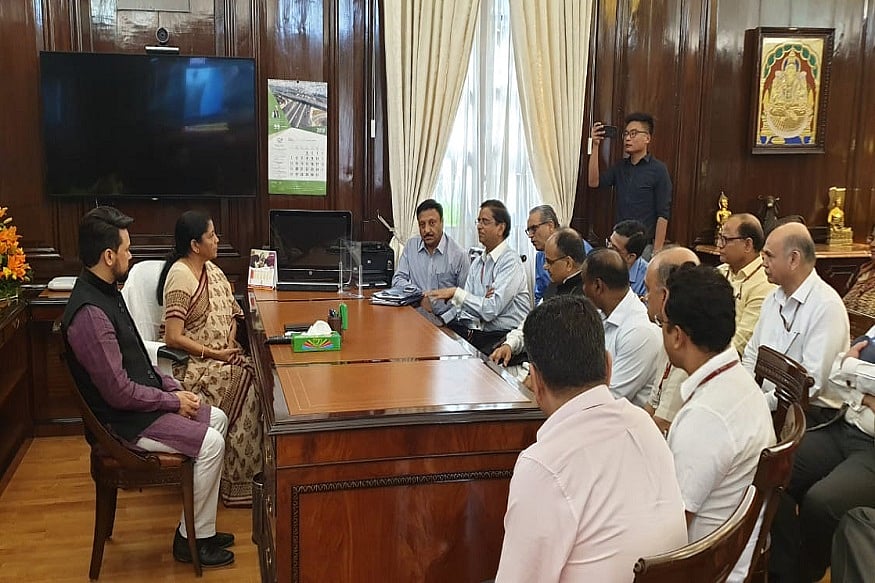 खस्ताहाल अर्थव्यवस्था को पटरी पर लाने के लिए मोदी सरकार कर सकती है प्रोत्साहन पैकेज ऐलान, लेकिन पैसे कहां है?