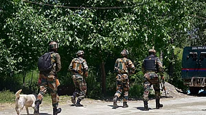 सीमा पर किसी नापाक हरकत को अंजाम दे सकता है पाकिस्तान, सेना ने एलओसी पर तैनात की अतिरिक्त ब्रिगेड