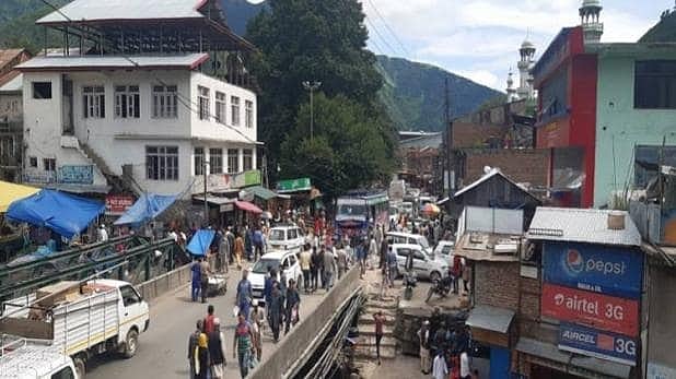 जम्मू-कश्मीर से धारा 370 हटाने के बाद ईद से ठीक एक दिन पहले सामने आई ये खास तस्वीर, जानिए अब कैसे हैं हालात