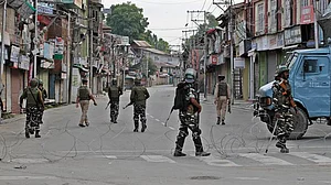 राम पुनियानी का लेखः अनुच्छेद 370 खत्म करने से पहले जरूरी था कश्मीरियों का दिल जीतना