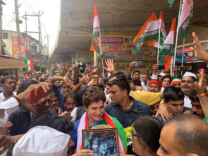 सोनभद्र नरसंहार: पीड़ितों से मिलने के बाद प्रियंका बोलीं, ‘घटना बड़ी, प्रशासन पीड़ितों को कर रहा है परेशान’