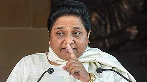 योगी के मंत्री ने ‘नंगे तार’ से की मायावती की तुलना, कहा- कांशीराम की हुई थी संदिग्ध मौत, सीबीआई जांच की मांग