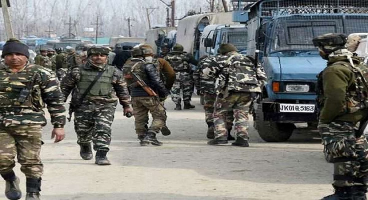 कश्मीर से धारा 370 हटाने के फैसले के साथ है देश, मोदी सरकार के इस दावे में कितना है दम? पढ़िए क्या सोचती है जनता