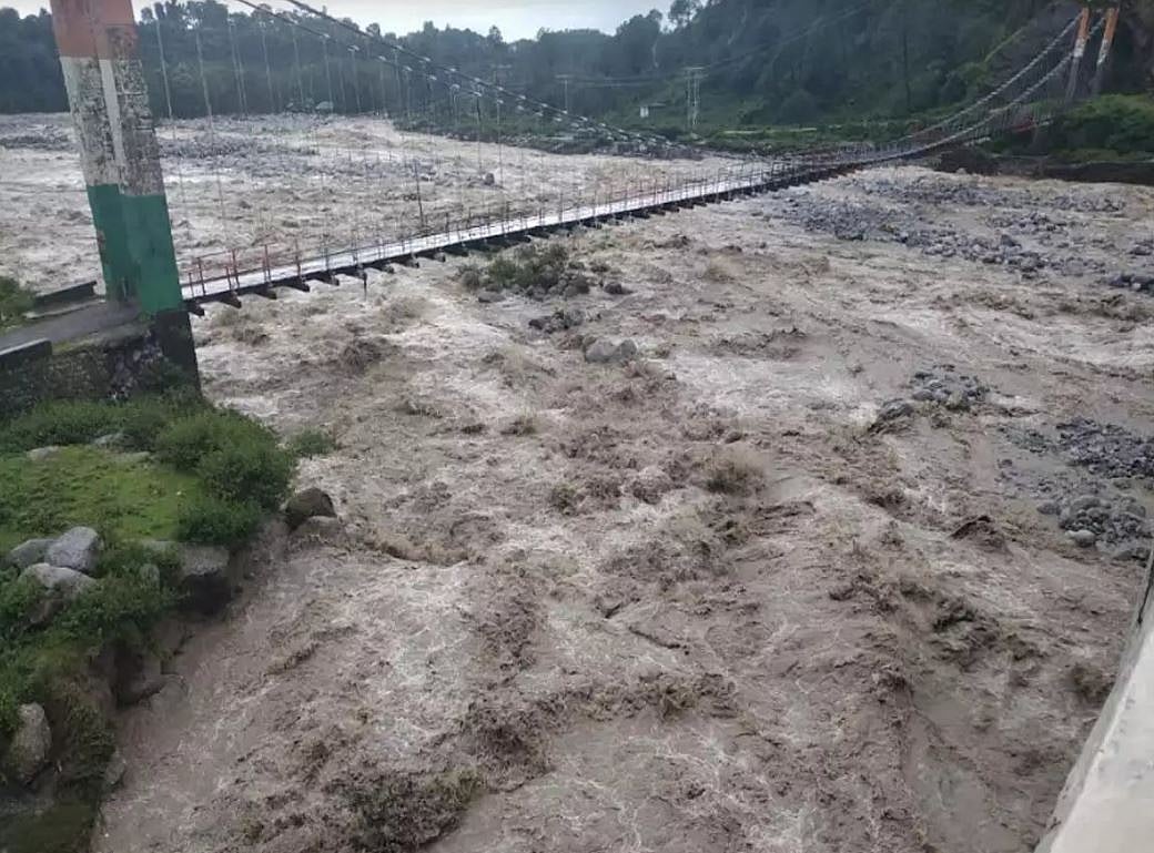 हिमाचल: 70 सालों में 24 घंटे के दौरान सबसे ज्यादा बारिश,  20 के पार पहुंची मरने वालों की संख्या