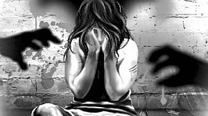 बिहार: सुशासन बाबू के राज में इंसानियत हुई शर्मसार, नाबालिग गैंगरेप पीड़िता का सिर मुंडवाकर पूरे गांव में घुमाया