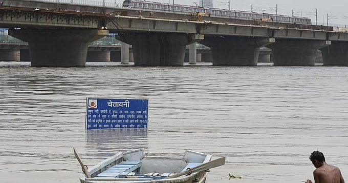 अब डरा रही है यमुना, दिल्ली-नोएडा पर मंडराया बाढ़ का खतरा, 14 हजार लोगों को पहुंचाया गया सुरक्षित