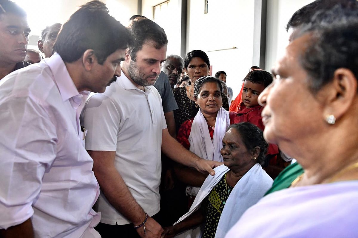 बड़ी खबर LIVE: बाढ़ से तबाह वायनाड पहुंचे राहुल गांधी, पीड़ितों से भेदभाव पर मोदी सरकार  पर उठाया सवाल