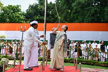 बड़ी खबर LIVE: उमराव जान की गजलों के कंपोज़र मशहूर संगीतकार खय्याम बेहद बीमार, आईसीयू में भर्ती