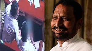 कर्नाटक विधानसभा में पॉर्न देखते पकड़े गए थे जो विधायक, अब बने येदियुरप्पा सरकार में डिप्टी सीएम, उठे सवाल