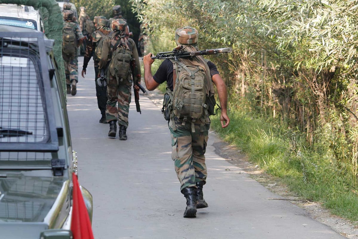 पाकिस्तान ने बोला झूठ, भारतीय सेना ने नहीं किया क्लस्टर बम का इस्तेमाल