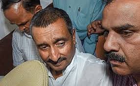 नवजीवन बुलेटिन: कुलदीप सेंगर को दिल्ली की तिहाड़ जेल भेजा गया और कश्मीर से धारा 370 हटने पर देश भर में अलर्ट, 4 बड़ी खबरें
