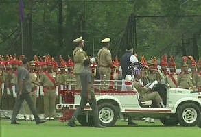धारा 370 हटाने के बाद श्रीनगर में राज्यपाल ने स्वतंत्रता दिवस पर फहराया तिरंगा, संबोधन में कहीं ये बड़ी बातें