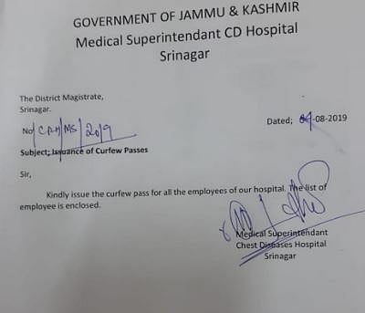 कश्मीर में बेहद तनावपूर्ण हालात, कई नेता नजरबंद, 144 लागू, इंटरनेट बंद, स्कूल-कॉलेज बंद, रैली-जुलूस पर रोक