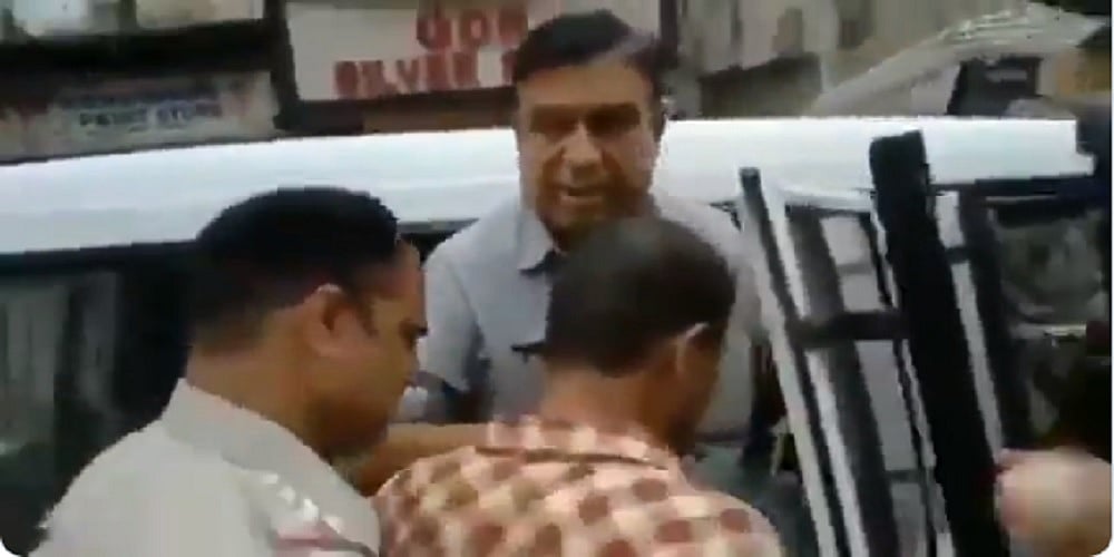 बड़ी खबर LIVE: जम्मू में प्रेस कांफ्रेंस कर रहे कांग्रेस नेता गिरफ्तार, राहुल ने पूछा- कब खत्म होगा पागलपन