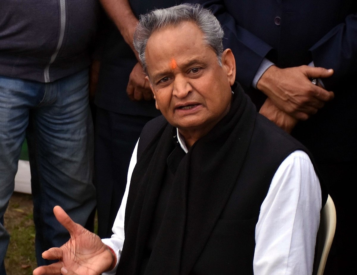 राजस्थान के CM अशोक गहलोत ने ई-वाहन नीति को दी मंजूरी, पर्यावरण के पक्ष में बड़ा कदम!