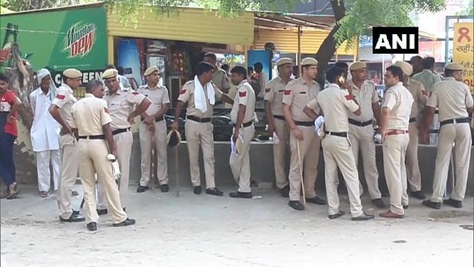 बड़ी खबर LIVE: उन्नाव रेप पीड़िता को नहीं भेजा जाएगा  दिल्ली, सुप्रीम कोर्ट के आदेश पर सरकार ने सौंपा 25 लाख का चेक