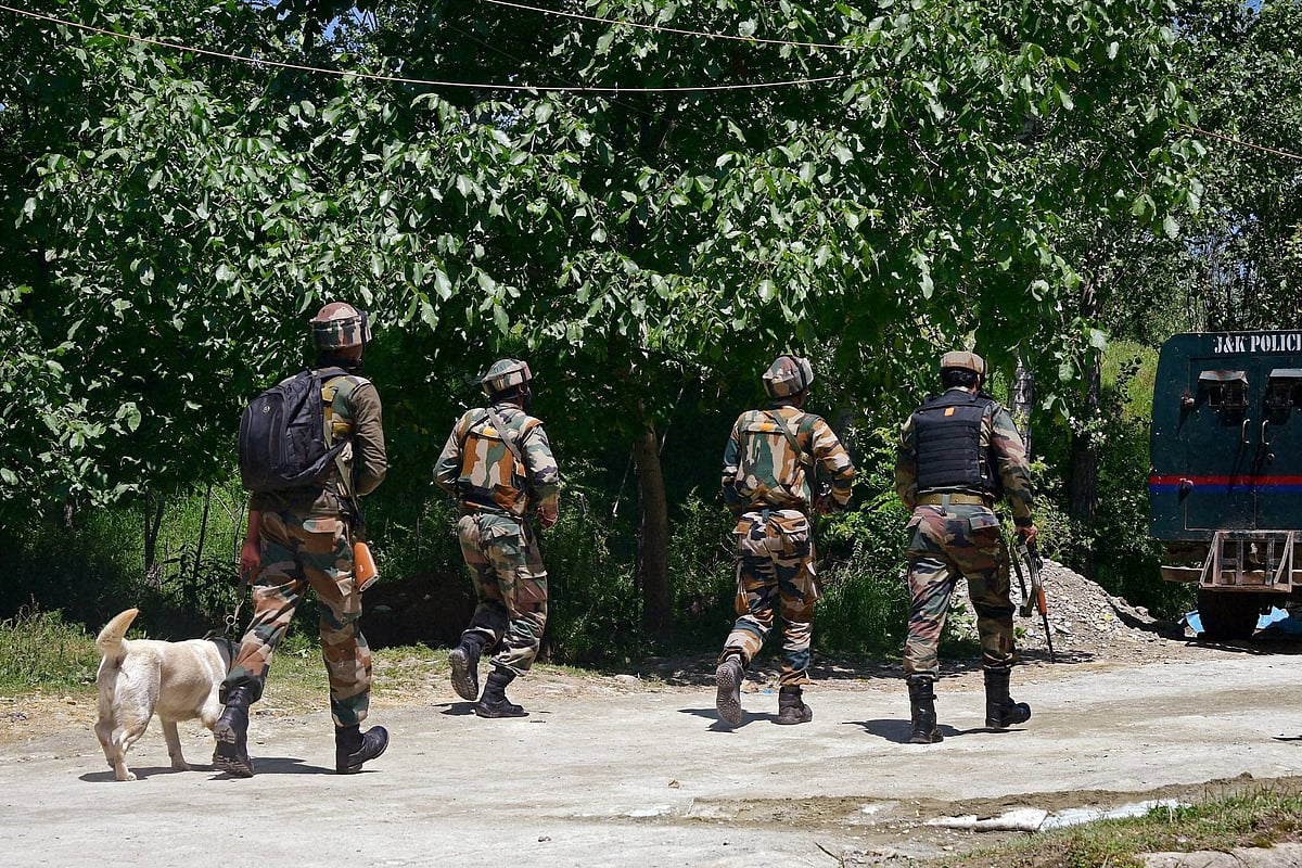जम्मू-कश्मीर से अनुच्छेद 370 खत्म करने के बाद पहली मुठभेड़, एसपीओ शहीद, एक आतंकी ढेर