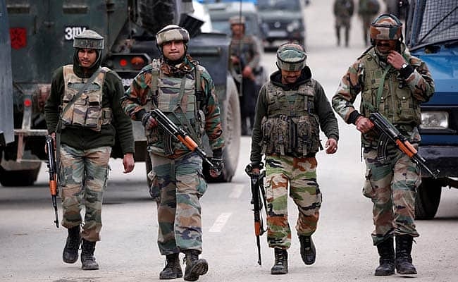 नवजीवन बुलेटिन: LOC पर पाक आतंकियों की घुसपैठ की कोशिश नाकाम और पंजाब में पुलिस ने बरामद की 14 किलो हेरोइन, बड़ी खबरें