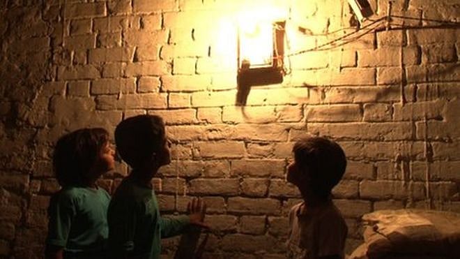 योगी सरकार ने दिया किसानों-आम लोगों को बिजली का झटका, दरों में 12 से 15 फीसदी का इजाफा, उद्योगों को दी रियायत