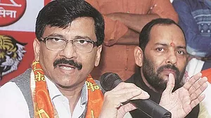 नवजीवन बुलेटिन: महाराष्ट्र में टूटेगा बीजेपी-शिवसेना गठबंधन? इमरान ने माना, पाक आर्मी ने दी थी आतंकियों को ट्रेनिंग
