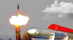 नवजीवन बुलेटिन: DRDO ने किया ब्रह्मोस सुपरसोनिक क्रूज मिसाइल का सफल परीक्षण और बिहार में बारिश से अब तक 29 की मौत
