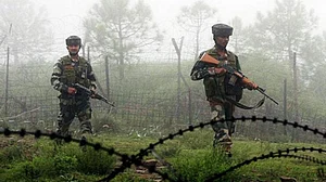 LoC पर हलचल तेज, पाकिस्तान ने तैनात की एक और ब्रिगेड, भारतीय सेना हाई अलर्ट