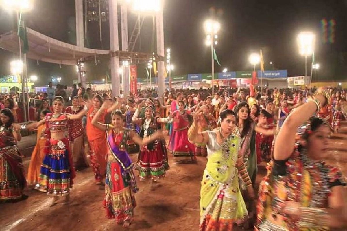 हैदराबाद में बजरंग दल का फरमान, गरबा स्थलों पर हो आधार कार्ड की जांच, ताकि ‘गैर-हिंदू समुदायों’ की हो सके पहचान