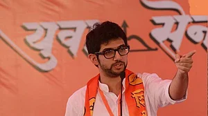 महाराष्ट्र की सियासत में बदलाव की बयार, ठाकरे परिवार से मैदान में उतरा कोई पहली बार, आदित्य बने वर्ली से उम्मीदवार